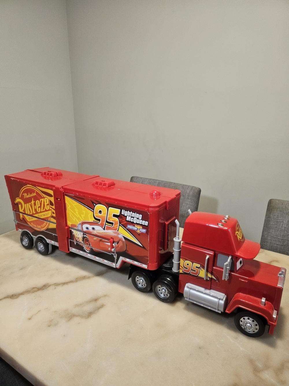 2018 Disney Cars Super Track Mack Transforming Truck and Racetrack Sound Light.